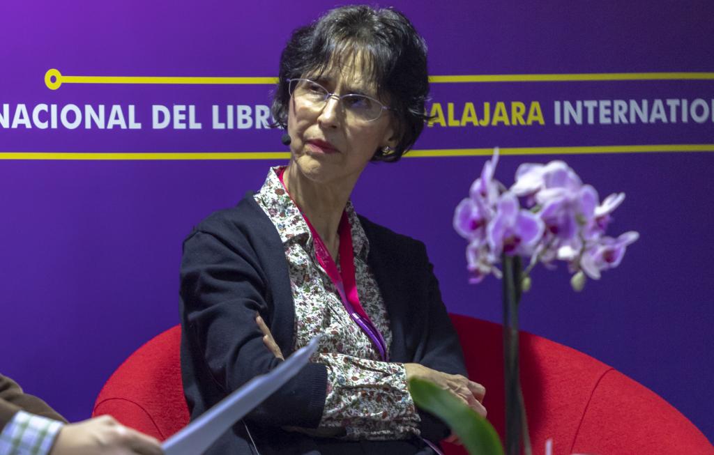 Coral Bracho Gana El Premio De Literatura De La Fil Notisistema