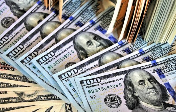 Dólar supera los 20 pesos en la apertura de este martes