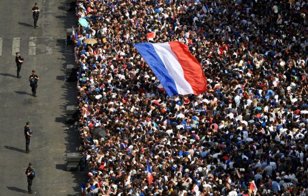 Franceses protestan por reforma al sistema de pensiones