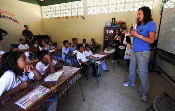 Ordena juez a la SEP detener programa “La escuela es nuestra”