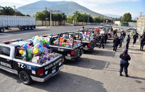 Policía de GDL cumple 16 años de recolectar juguetes para niños de escasos recursos