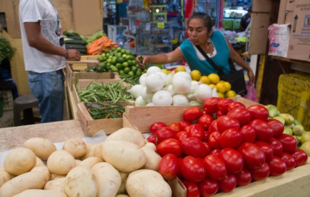 Presume López Obrador baja en la inflación