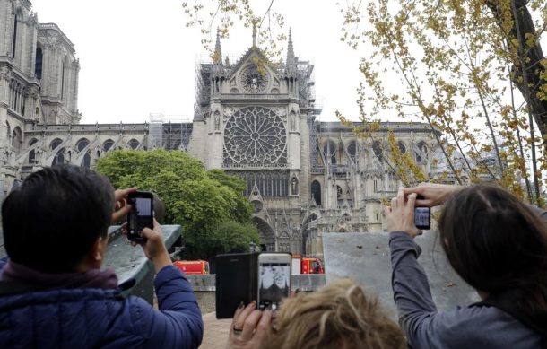 Notre Dame muestra su nuevo “resplandor” al mundo