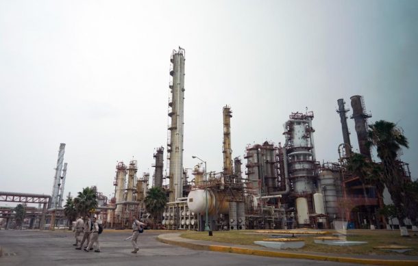 Anuncian Plan Emergente para modernizar refinerías