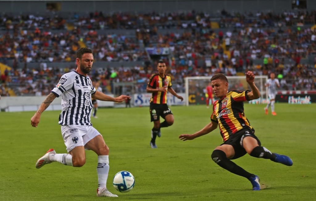 Leones Negros viven ambiente festivo por aniversario pero caen 2-1 ante  Monterrey | Notisistema