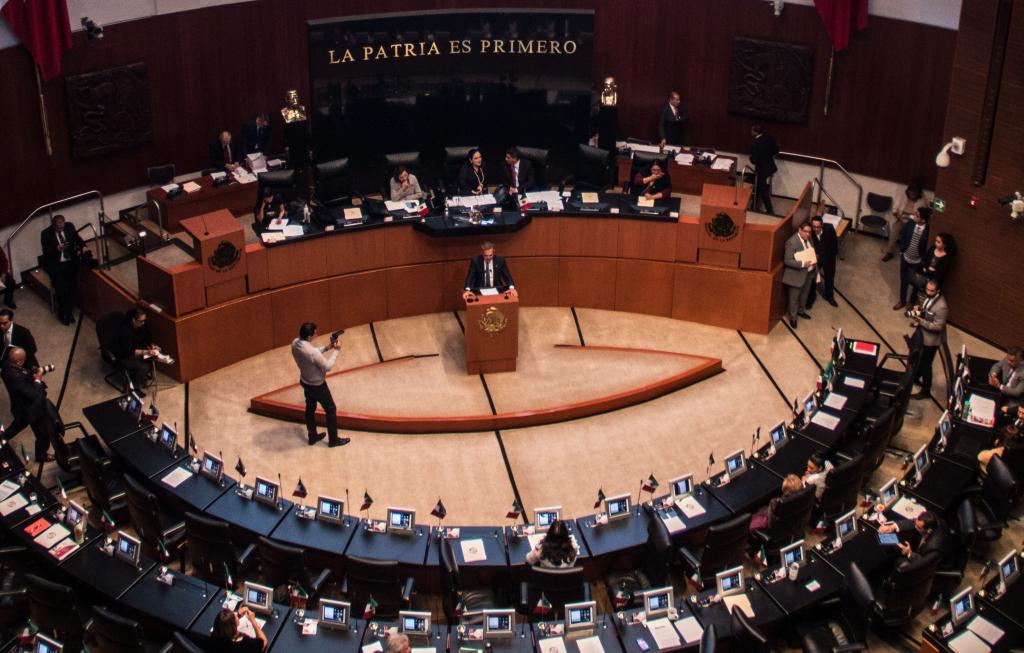 Senado Recibe Leyes Reglamentarias De Reforma Educativa | Notisistema