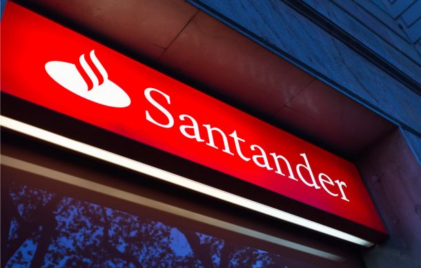 Reportan fallas en sistemas de Santander y BBVA