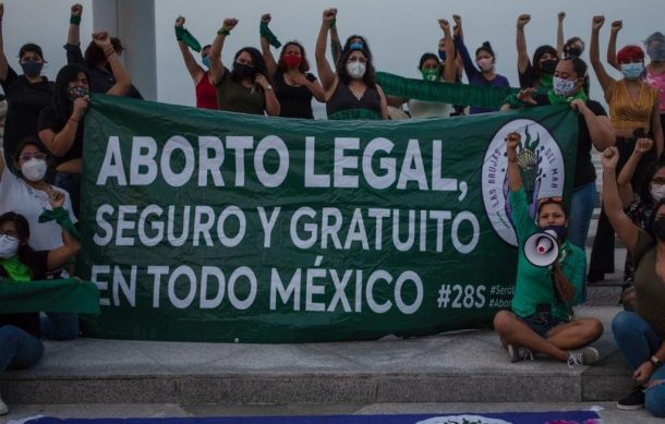 Protestas a favor del aborto en GDL, radicales causan daños en la movilización