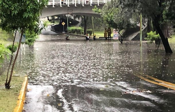 Fuerte lluvia cae esta tarde en la Zona Metropolitana