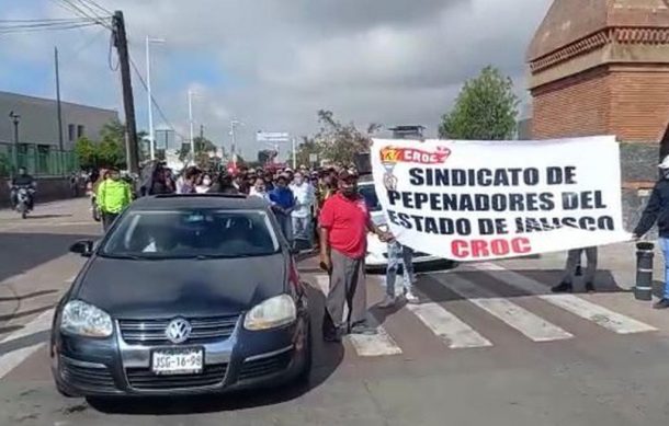 Policía Vial frena manifestación de pepenadores por cierre de Los Laureles