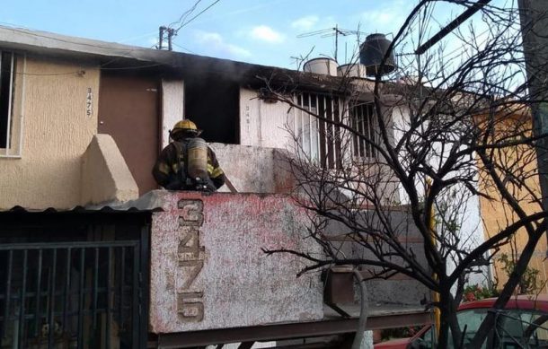 Incendio afecta casa dúplex en la colonia San Eugenio de Guadalajara