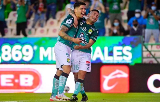 León golea a Necaxa con triplete de Dávila y va directo a la Liguilla