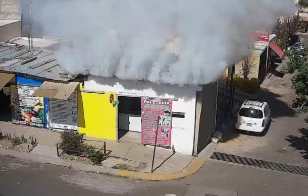 Pirotecnia mal almacenada causa incendio en finca de Tlajomulco