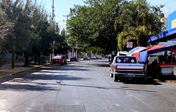 Impiden a vecinos estacionarse por la calle Guanajuato, pero no les avisan