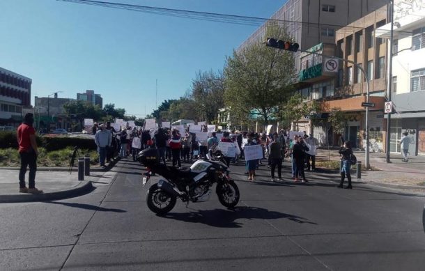 Vecinos de Cuquío bloquean avenida Federalismo; exigen agua