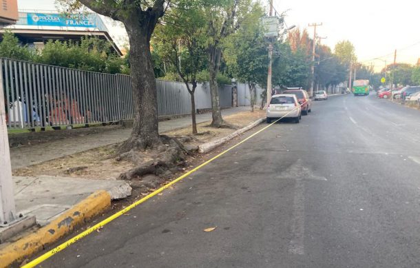 Restringen estacionamiento sobre la vialidad a vecinos de la calle Guanajuato