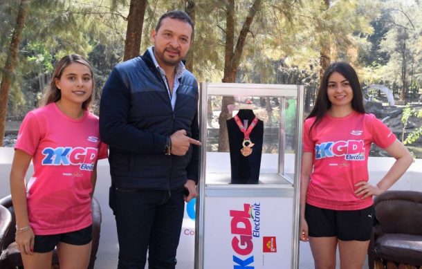 Presentan playera y medalla para el 21k de Guadalajara