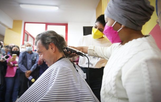 Con cabello de Lemus recaudan 1.4 mdp para niños con cáncer