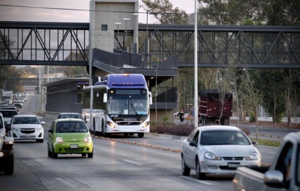 Comienzan a instalar cámaras de fotoinfracción en puentes peatonales del Peribús