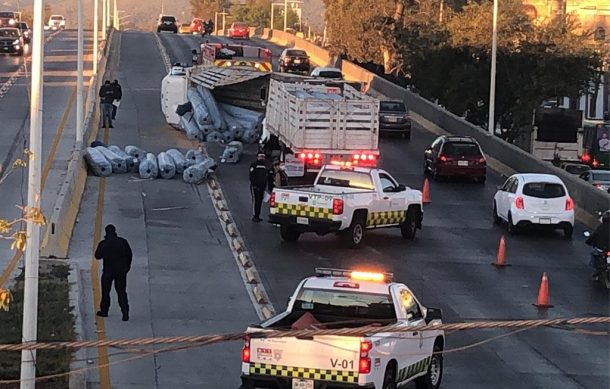 Paulatinamente reabren circulación vehicular en Periférico y Santa Margarita