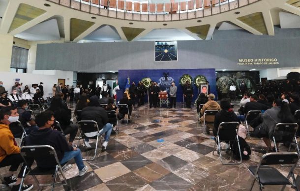 Realizan homenaje a policía estatal caído en Cañadas de Obregón