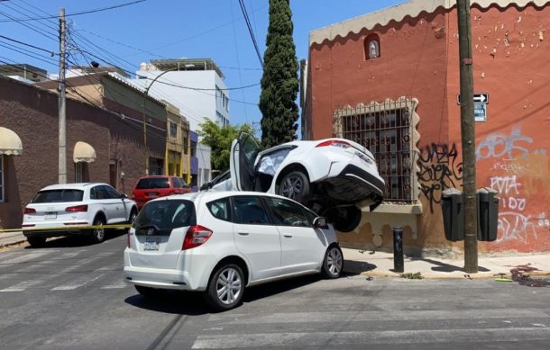 Joven muere arrollada por dos vehículos en Santa Tere