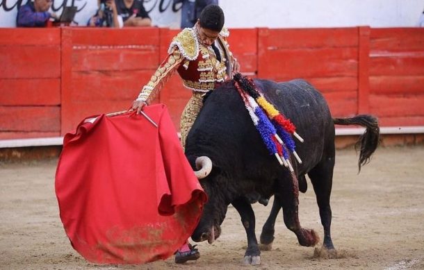 Héctor Gutiérrez se llevó la tarde en la Nuevo Progreso al cortar 3 orejas