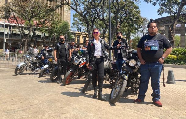 Motociclistas se inconforman en Guadalajara por prohibición de circular en el Centro