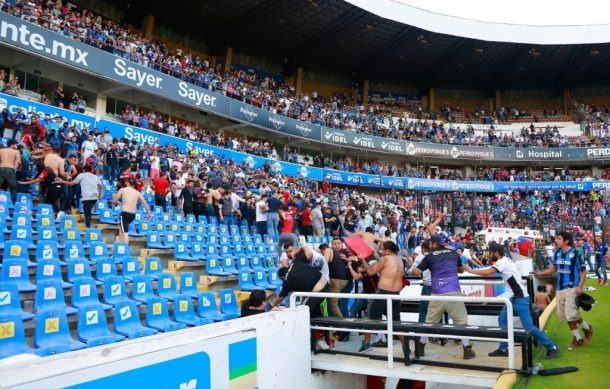 Suman 25 detenidos por hechos violentos en estadio La Corregidora