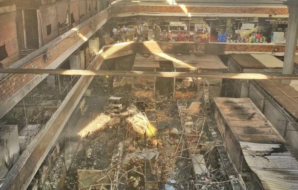 Corto circuito habría provocado incendio en Mercado San Juan de Dios