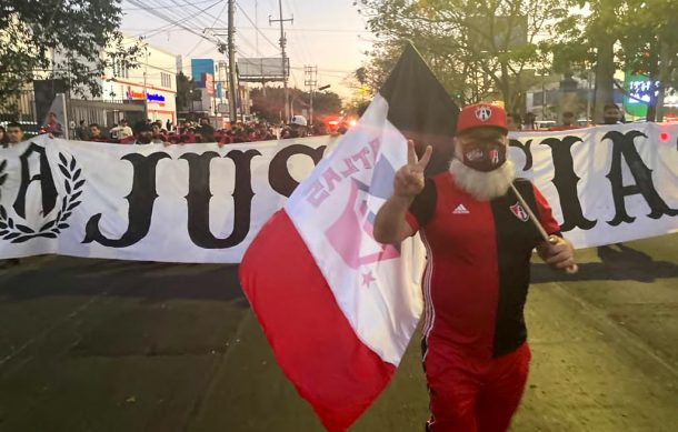 Casi mil personas se reunieron en la manifestación por un fútbol sin violencia