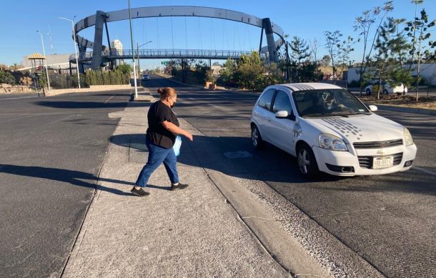 Puente peatonal de avenida Acueducto de poco sirve a los adultos mayores