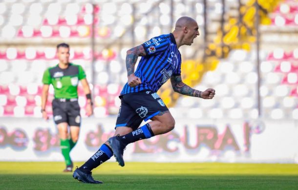 Gallos Blancos cierra torneo goleando a Bravos