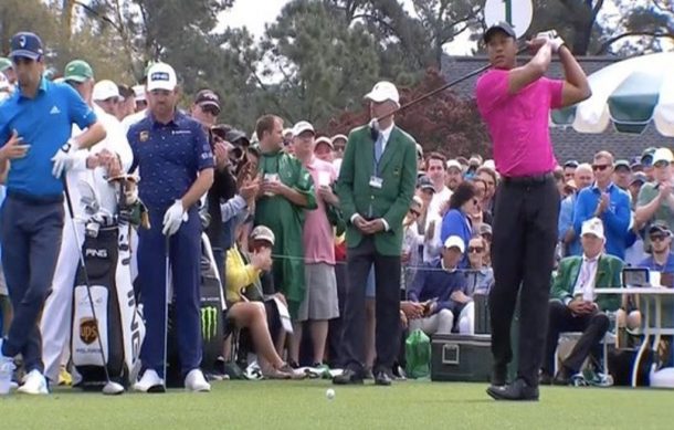 Emociona Tiger Woods a los aficionados en su regreso al Masters de Augusta