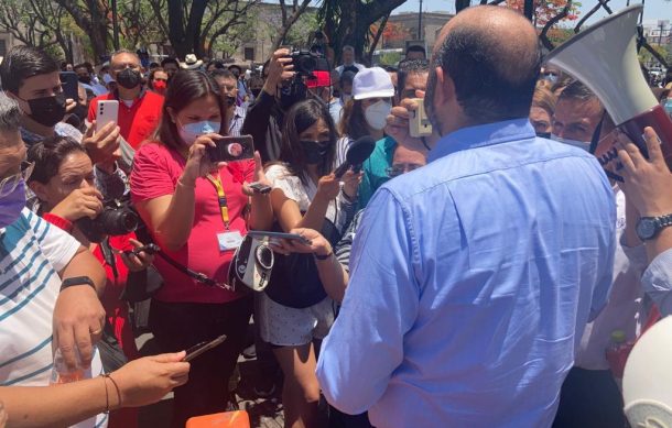 Con desaire del Gobierno, concluye manifestación de UdeG afuera de Palacio de Gobierno