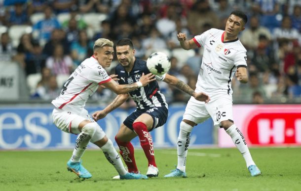 Camilo Vargas detiene penal y Atlas rescata empate sin goles ante Monterrey