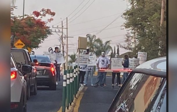 Se deslinda Alfaro de protesta en casa de Rector de UdeG