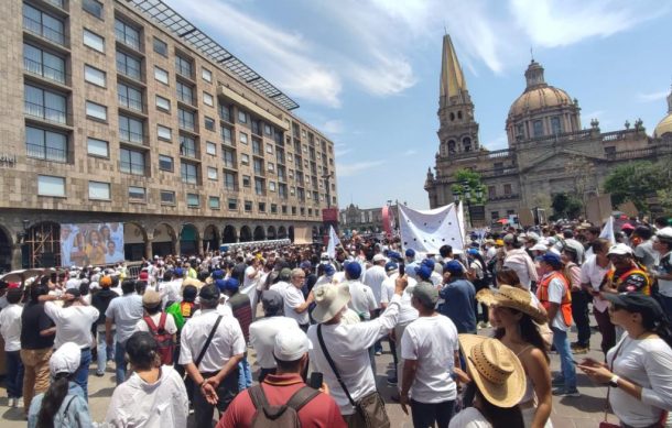 Asegura UdeG que fueron más de 100 mil los participantes en marcha