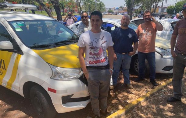 Protestan taxista contra lo que consideran abusos de la Secretaría del Transporte