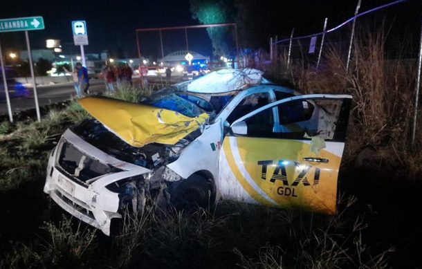 Choca taxi contra caballo en carretera a Colotlán