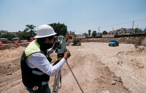 Colocan primera piedra de nueva clínica del IPEJAL en avenida Federalistas