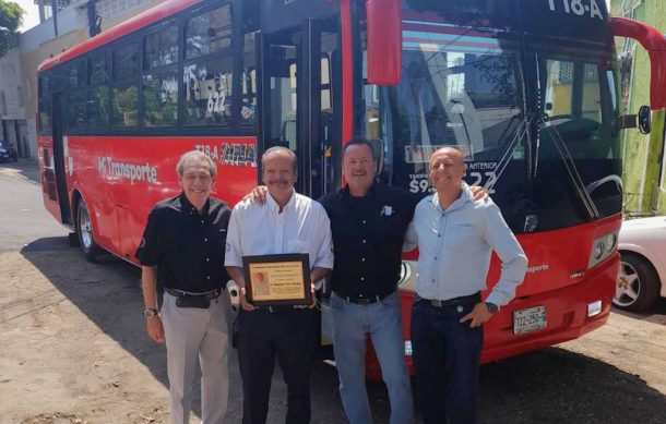 Reconocen a chofer de la ruta 622 que salvó una vida