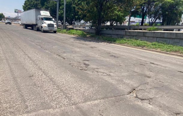 Reportan destrozada la lateral de Lázaro Cárdenas en Tlaquepaque