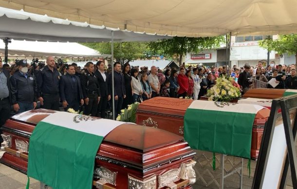 Dan el último adiós a los policías asesinados en El Salto