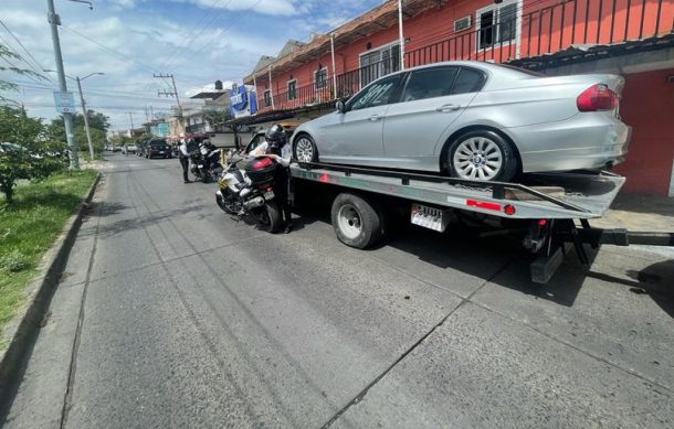 Realizan operativo grúa en avenida Central en Zapopan