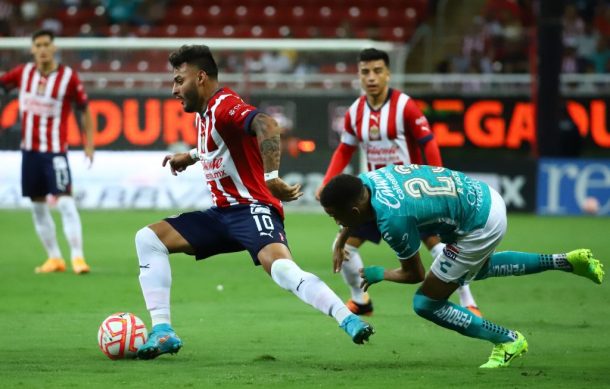 Chivas empata con León y llega a cuatro partidos sin ganar