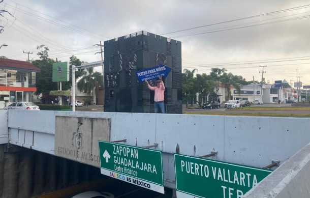 Promueven teatro para niños de forma peculiar en la avenida López Mateos