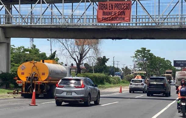 Reconocen vecinos que hacía falta arreglar la carretera a Chapala