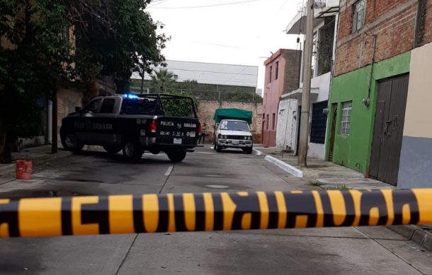 Abandonan cadáver en calles de Tetlán en Guadalajara