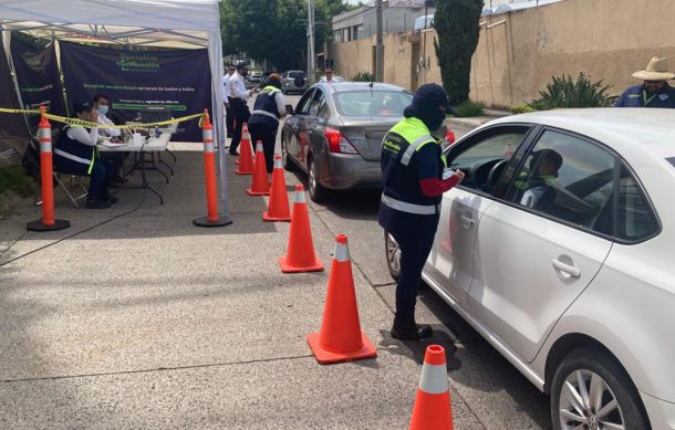 Sancionan a más de 300 automovilistas por no verificar su vehículos